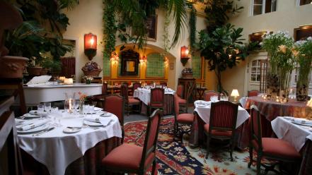Restaurant wallpaper