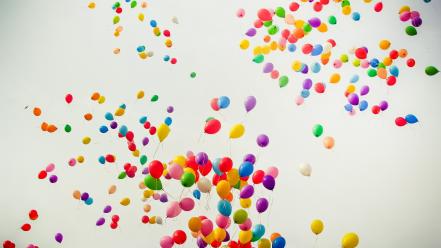 Multicolor balloons wallpaper