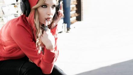 Blondes music thinking headphones girl ashlee simpson wallpaper