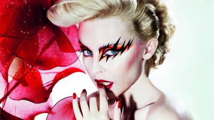 Blondes blue fashion kylie minogue hearts eye designer wallpaper