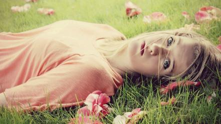 Blue leaves grass lips lying down faces wallpaper