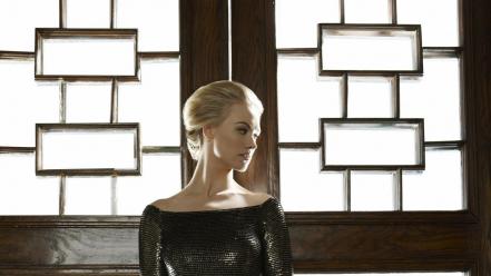 Yvonne strahovski wallpaper