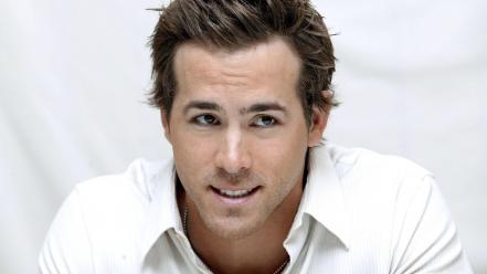 Actors ryan reynolds wallpaper