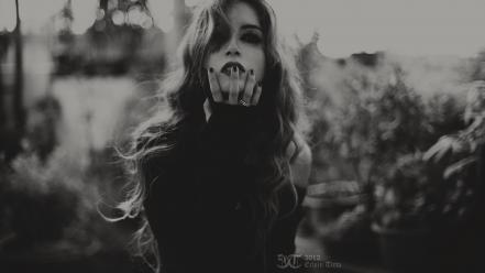 Women anonymous artistic grayscale bokeh shot wallpaper