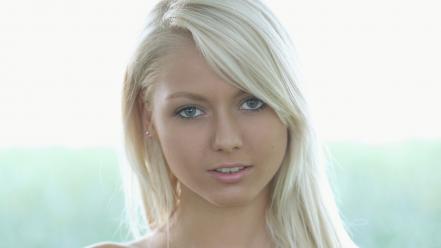 Women faces annely gerritsen wallpaper