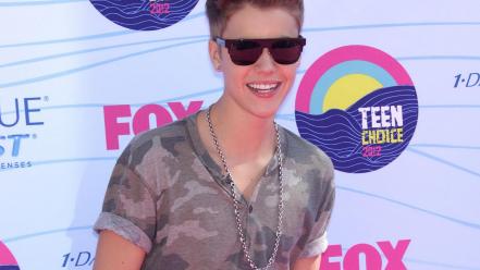 Justin bieber smiling 2013 wallpaper