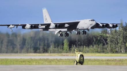 B-52 stratofortress aircraft landing military wallpaper