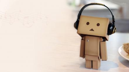 Danbo listening music wallpaper