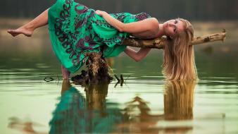 Blondes women outdoors lying down green dress wallpaper