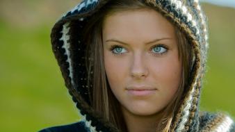 Brunettes depth of field faces green eyes hoodies wallpaper