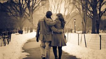 Couple romantic streets winter wallpaper
