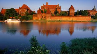 Malbork castle poland wallpaper