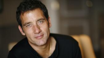 Clive owen actors heterochromia men wallpaper