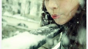 Women love wallpaper