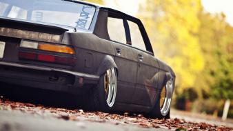 Bmw rusty slammington autumn cars fallen leaves wallpaper