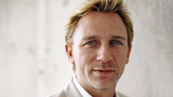 Daniel craig actors celebrity faces men wallpaper