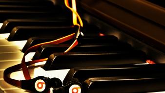 Music piano audio hdr photography beats by dr.dre