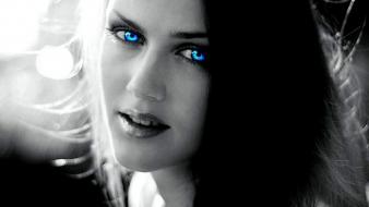 Black and white blue eyes wallpaper