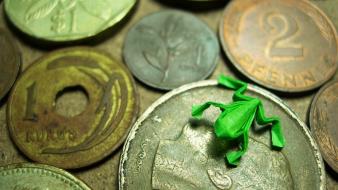 Japan origami coins money frogs wallpaper
