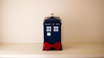 Tardis bows doctor who objects wallpaper