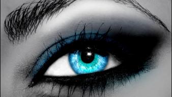 Blue eyes color splash wallpaper