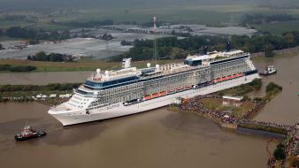 Cruise ship widescreen wallpaper