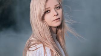 Blondes blue eyes wallpaper