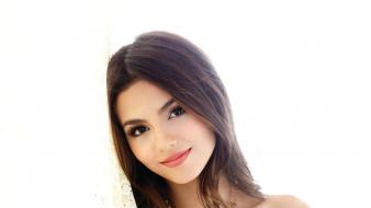 Brunettes victoria justice wallpaper