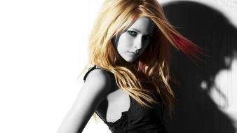 Avril lavigne green eyes singers selective coloring wallpaper