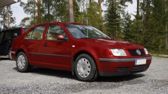Red volkswagen bora wallpaper