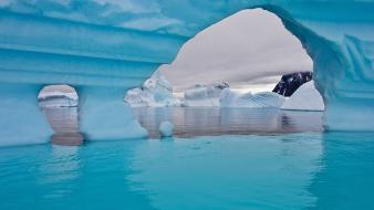 Water icebergs graveyards antarctica wallpaper