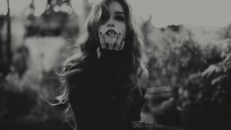 Women anonymous artistic grayscale bokeh shot wallpaper