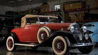 Red vintage old cars wallpaper