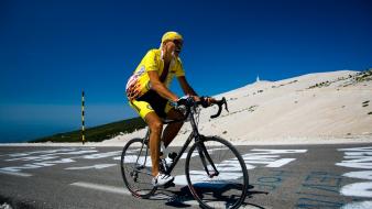 Climbing men giant sunglasses cycling attila wallpaper