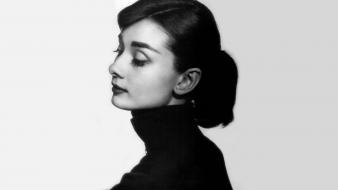 Black and white actress audrey hepburn wallpaper