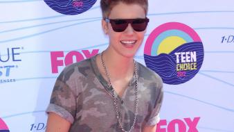 Justin bieber smiling 2013 wallpaper