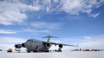 Antarctica boeing c-17 globemaster usaf us air force wallpaper
