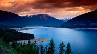 Mountain river at sunset wallpaper