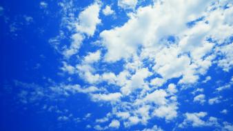Cloudy blue sky wallpaper