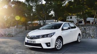 2014 corolla white wallpaper