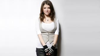 Anna kendrick pictures wallpaper