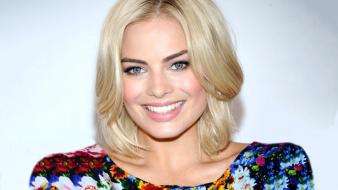 Margot robbie 2013 wallpaper
