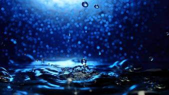 Blue close-up splashes water wallpaper