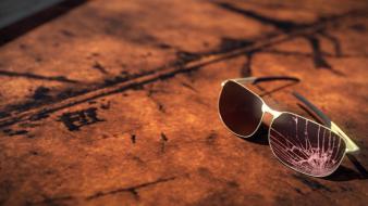 Broken sunglasses wallpaper