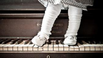 Piano keys wallpaper