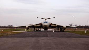 Page victor raf royal air force aircraft wallpaper