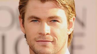 Blondes blue eyes men actors chris hemsworth faces wallpaper
